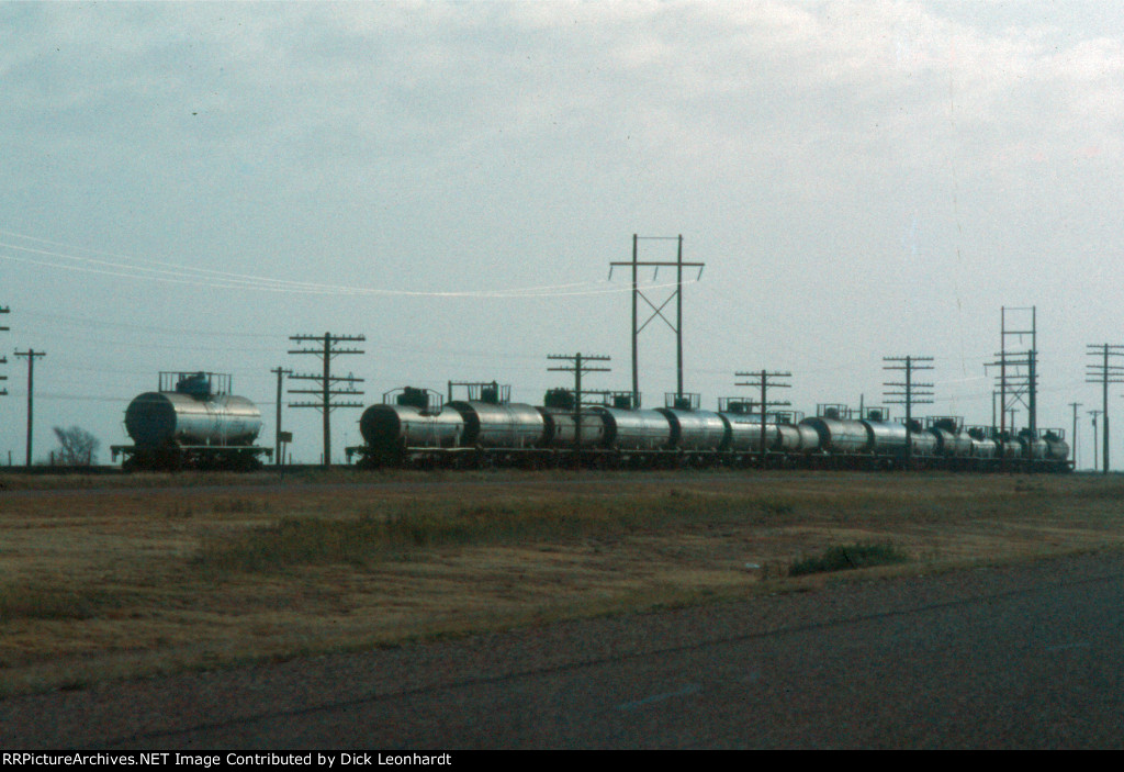 ATSF Tank cars